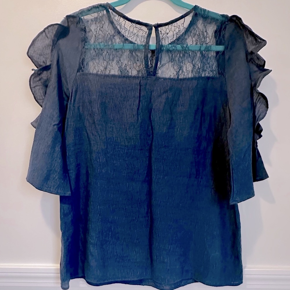 Entro Lace Ruffle Top